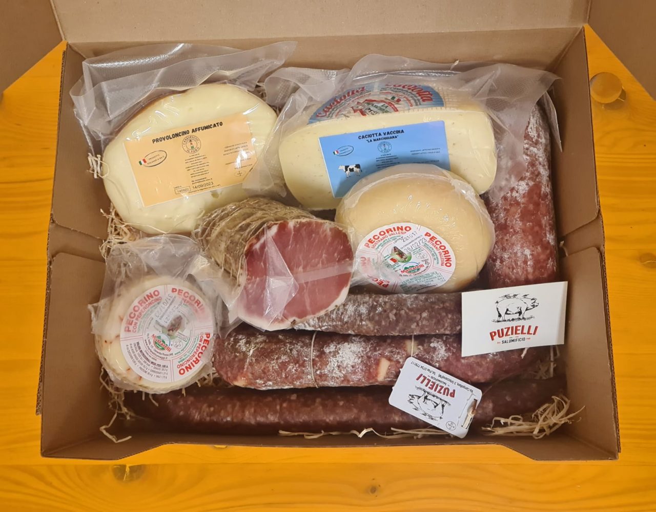 Cesto Regalo Salumi E Formaggi Del Territorio Salumificio Puzielli